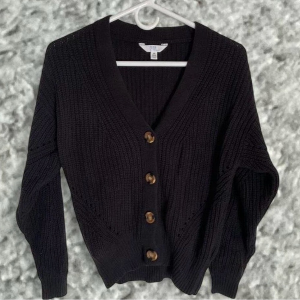 Time and Tru Black V-Neck Button Front Cardigan